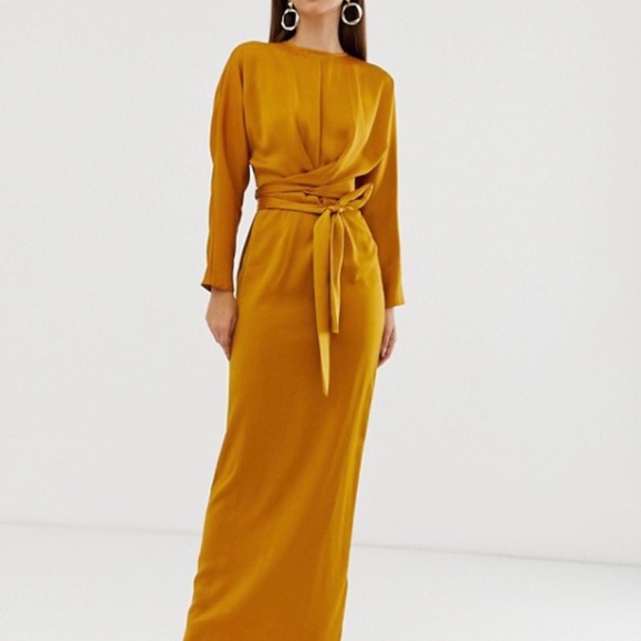 Gold silk full length gown - Picture 5 of 5